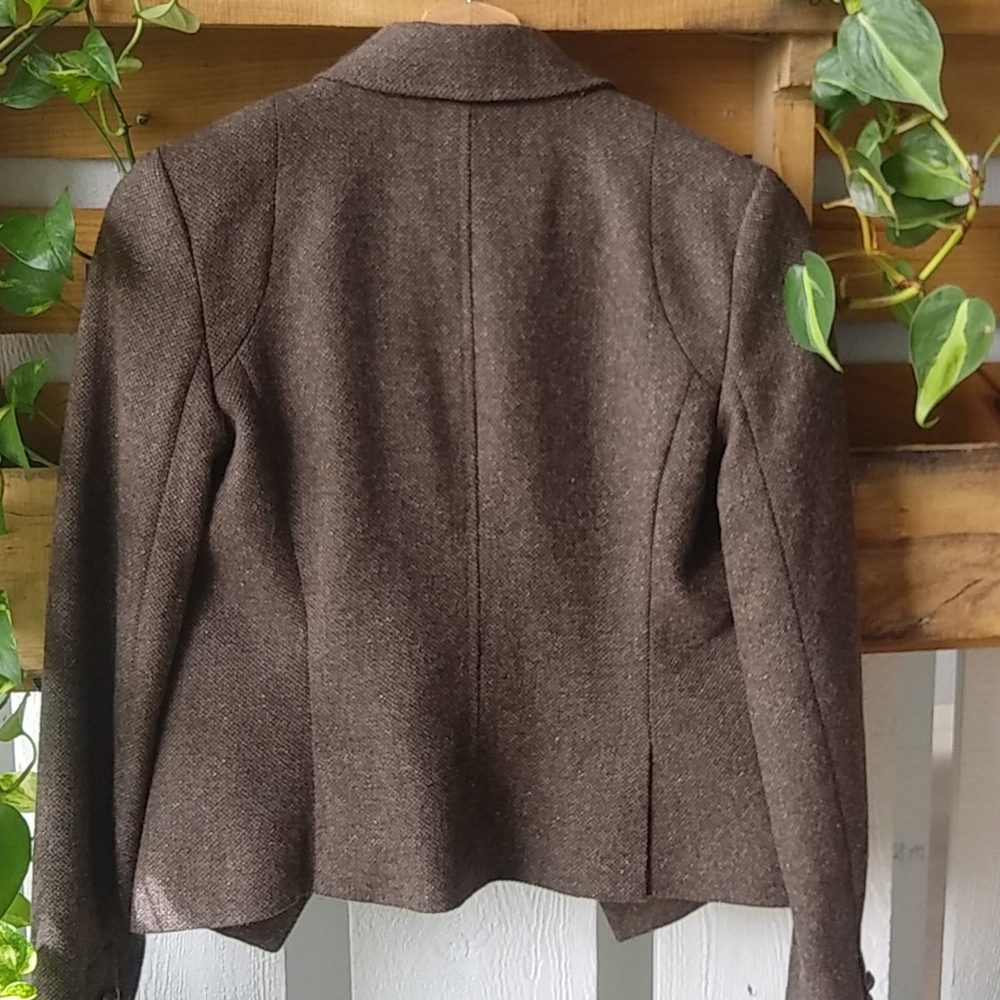 Blazer - Picture 2 of 11